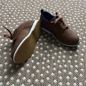 Boys size 13 cat and jack dress shoes